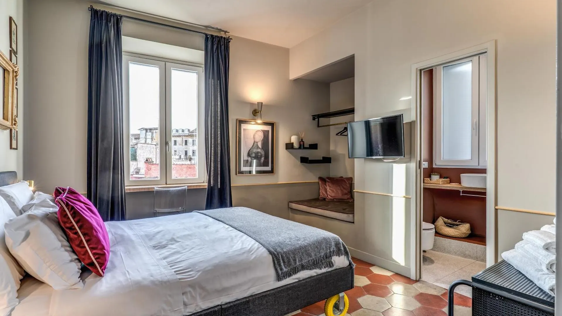 Corner211 Villa Rome